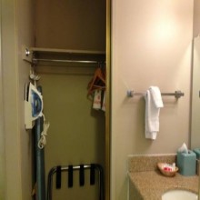 Ramada by Wyndham Fresno North - Clean and Comfortable Bathrooms