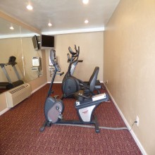 Ramada by Wyndham Fresno North - Fresno Hotel Fitness Center